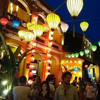 「世界の夜景⑳」ベトナム「ホイアンのランタン祭り」～写真と短歌で綴る世界文化紀行