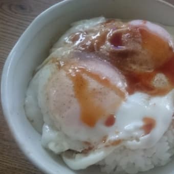 目丼（目玉焼き丼）