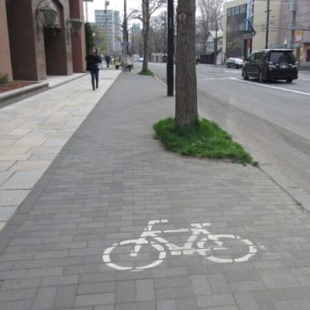 歩道の自転車