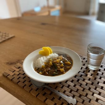 娘とはいつの間にか仲直り｜豚肉のカレー｜黄昏れるコロ助