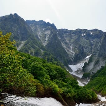 群馬県「谷川岳」一ノ倉沢を見る
