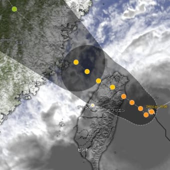 遠雷を伴う激しい降雨の台湾台中の雨