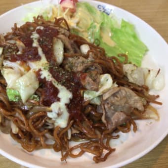 焼きそば　「ゴム焼きそば」　福知山駅前