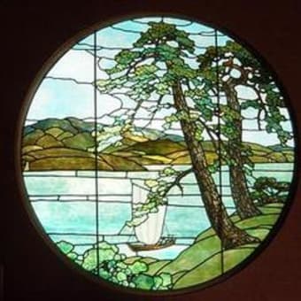 ノートルダムのバラ窓、日本のステンドグラス　注以下ブログは2015年当時の情報です