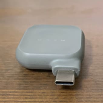 Apple Watchの充電ドック　Maeo Goは小さくて邪魔になりません