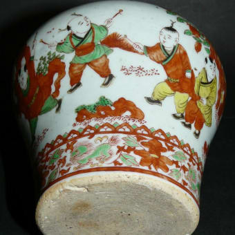 大明萬暦年製の壺
