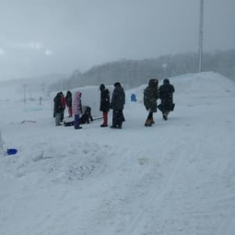 「雪像制作スタート」