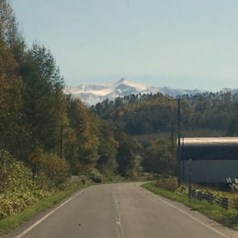 ６５０ＲＳ　Ｗ３で走る、十勝岳山麓の農村風景