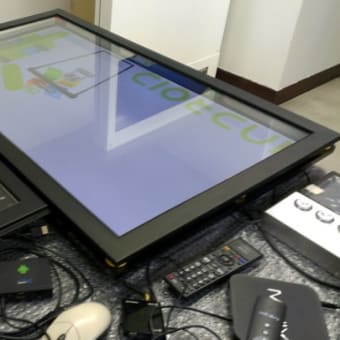 タッチパネルデジタルサイネージハードウェアshowroom展示製品