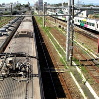 三鷹電車区跨線橋から