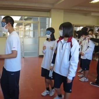 相模原市立中野中学校で福祉体験授業で誘導体験を担当しました
