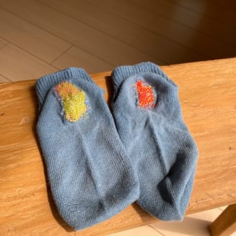 ダーニングで靴下を繕いました｜昨日は何を食べたか