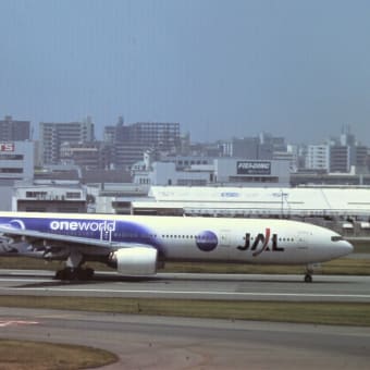 ２００７年５月２７日 福岡空港 日本航空 Boeing777-300