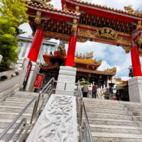関帝廟にいるよ。