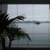 ランチはカラオケの「ろまにあ」へ