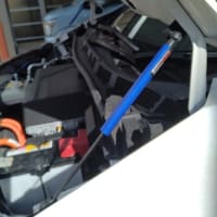 LEAFの車弄り…（#^ω^）ZE1のボンネットダンパー