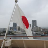 終戦８０年及び事業実施３５周年記念洋上慰霊に参加　１２－１２