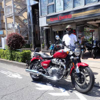 今日は記念すべき日となりました。常連さんの息子さんの納車式！ROYAL ENFIELD SUPER METEOR650でデビューです！
