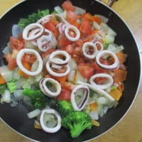 おばさんの料理教室　　イカのイセー風煮込トみ😁