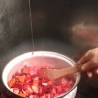 【料理研究家おすすめ】女性の美脚に最適なスーパーフード、美味しいビーツを使った料理の数々《セモリナファーム》