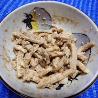 【07/08晩御飯】生命鶏胸胡麻ダレ、残ってた白胡麻も使ったんだね：P