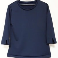 7分袖のTシャツ