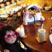 🥤👩🏻👧🏻🥤