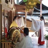 〈枚岡神社〉　国の平安を祈願して「平国祭」