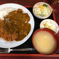 今日はカツカレーの日です。