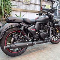 2024年モデルの新車です！人気のCOLOR！RE CLASSIC350 Dark StealthBlack！マットブラックに赤いGTラインが素敵ですね！