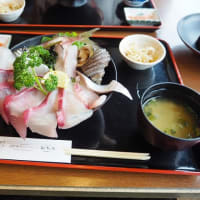 関の海鮮丼 (あまべの郷　関あじ関さば館)