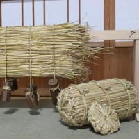 米俵をつくる ボロの一軒家