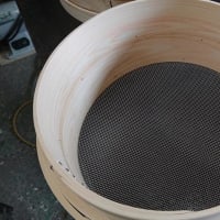 特注のふるい　見方によっては土星に見える…わけないか