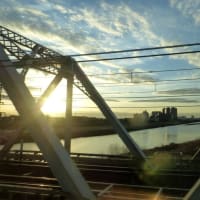夜明けの多摩川鉄橋…車窓から川シリーズ