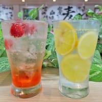 暑い夏にぴったり、人気のドリンク「生フルーツスカッシュ」