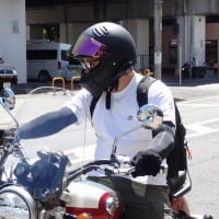 今日は記念すべき日となりました。常連さんの息子さんの納車式！ROYAL ENFIELD SUPER METEOR650でデビューです！