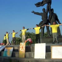 ウクライナの法輪功学習者　戦火止まぬ中　世界法輪大法デーを祝賀