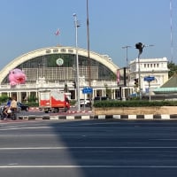 ムーデンがフゥァランポン駅に……