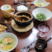 暑い日に熱々ご飯と熱いスープで…