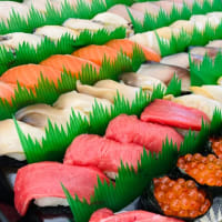 ゴールデンウィーク・こどもの日はかねしげの「刺身盛合せ」「握り寿司」「びっくり生ちらし寿司」「海鮮丼」！！刺身と手作り干物の専門店「発寒かねしげ鮮魚店」