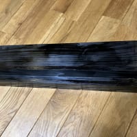 ディスプレイの前面に調音板を設置できる機能を復活させる