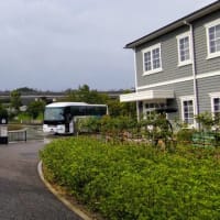 レトロな建物：地球市民交流センター隣シャトルバス乗り場