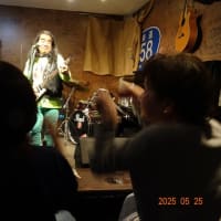 城間健市ライブを楽しむ