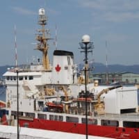 カナダ沿岸警備艇・小型砕氷船   “SIR WILFRID LAURIER” 、若松ふ頭に入港．．．