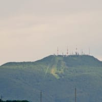 2025.06.26(木)AM07:01の藻岩山・平和祈念塔・手稲山・三角山・円山