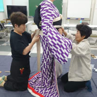 「京風つの出し」た、「腰元」の着付けをお稽古／福岡