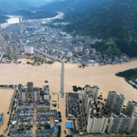 ２５日　中国貴州省で洪水、8万人以上避難 報道