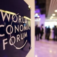 ロシアがダボスを急襲　ジョン・ポデスタを国際指名手配!!