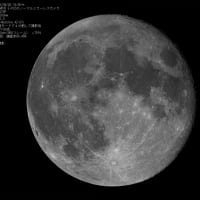 23/10/01  昨夜撮影した雲越しのお月様。　月齢15日目でした。