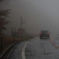 大山は霧の中